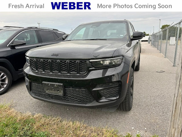2023 Jeep Grand Cherokee 4WD Altitude